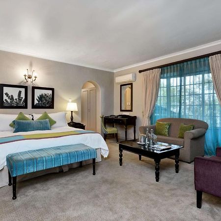 Mount Grace Hotel & Spa Magaliesburg Exterior foto A bedroom at the Taj Bengal