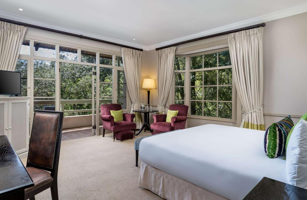 Mount Grace Hotel & Spa Magaliesburg Exterior foto A bedroom at the hotel