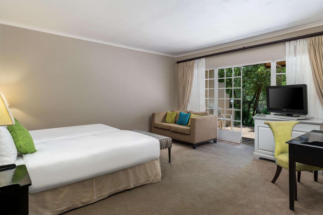 Mount Grace Hotel & Spa Magaliesburg Exterior foto A room at the Cape Heritage