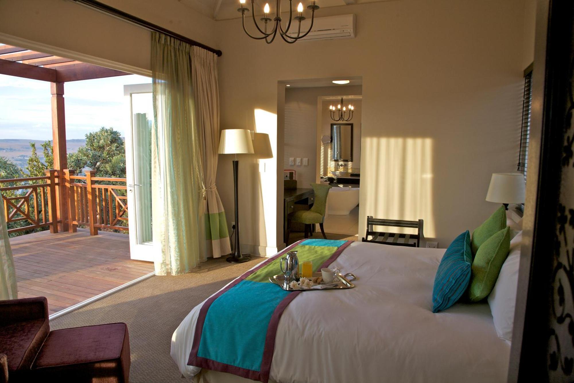 Mount Grace Hotel & Spa Magaliesburg Zimmer foto A bedroom at the Oyster Box