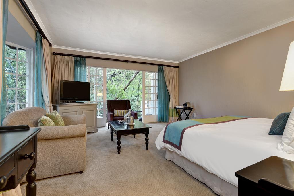 Mount Grace Hotel & Spa Magaliesburg Exterior foto A room at the Taj Bengal