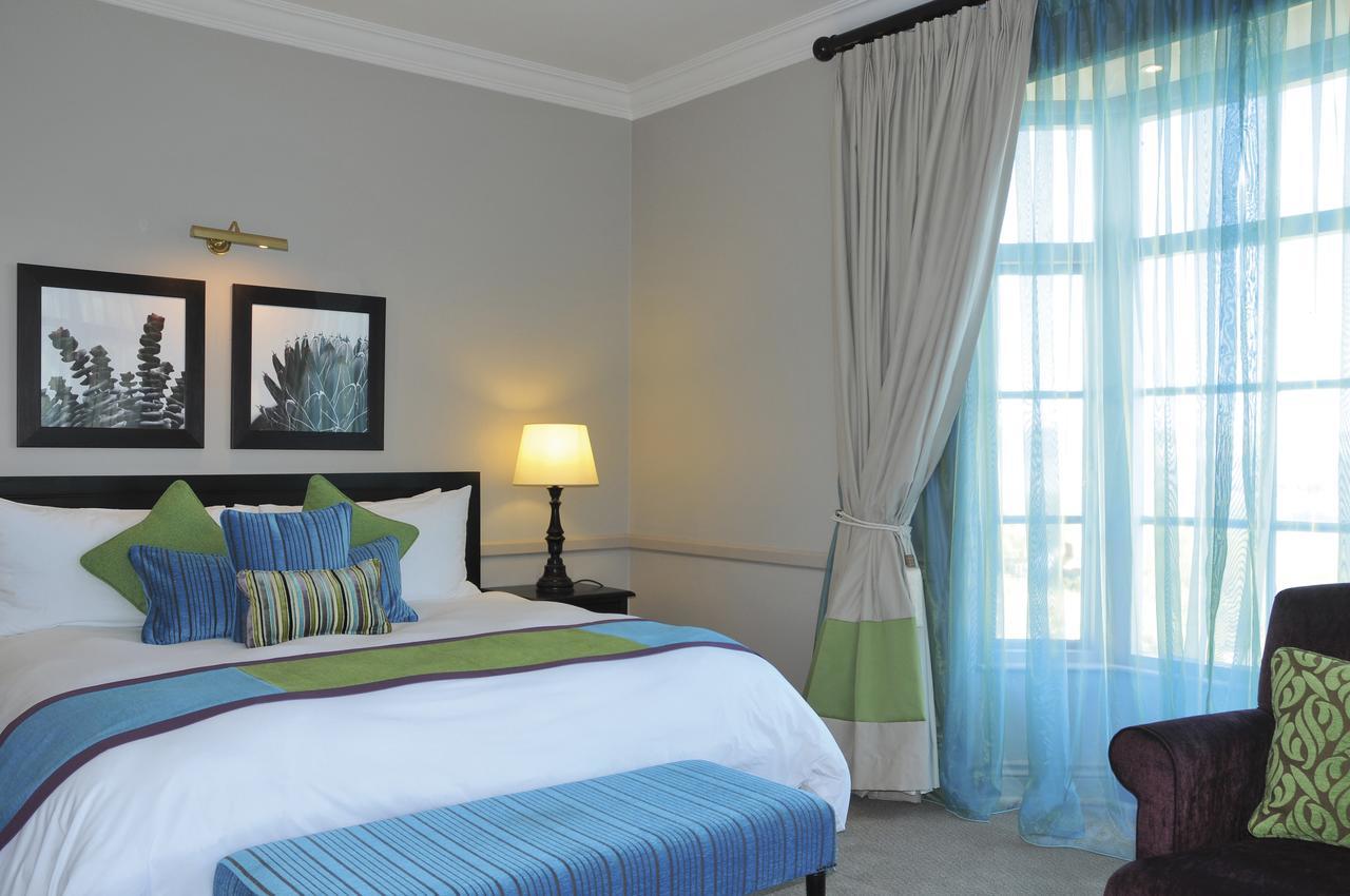 Mount Grace Hotel & Spa Magaliesburg Exterior foto A bedroom at the hotel