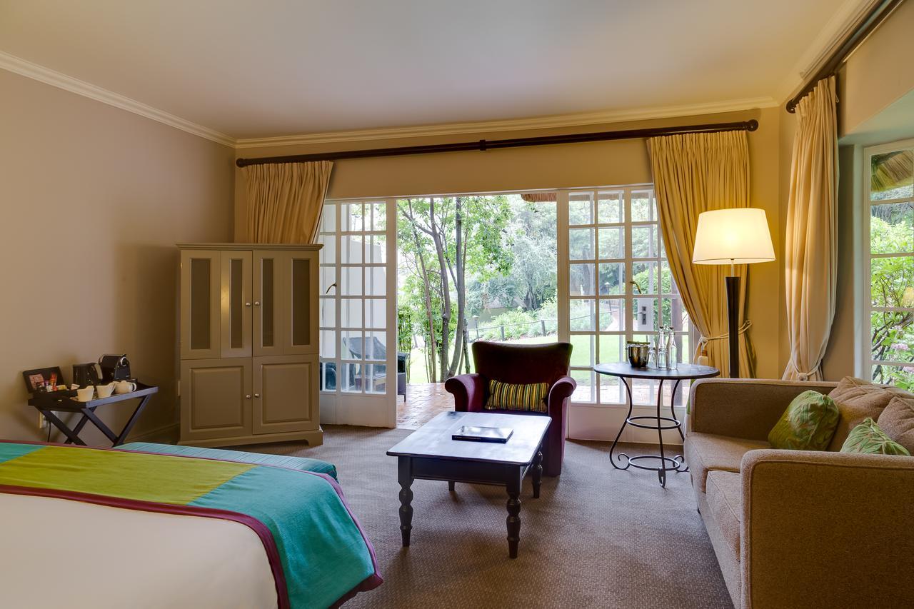 Mount Grace Hotel & Spa Magaliesburg Exterior foto A room at the hotel