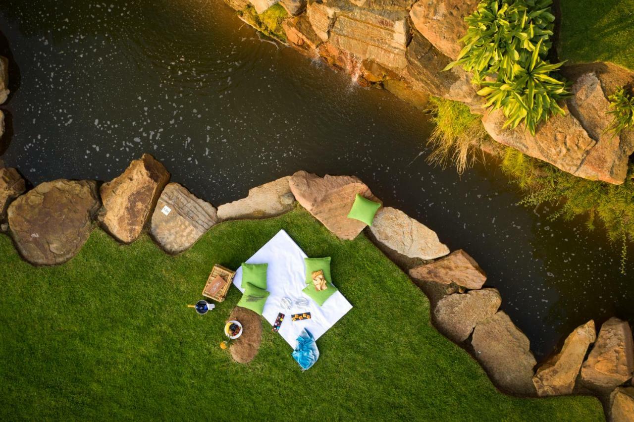 Mount Grace Hotel & Spa Magaliesburg Exterior foto Picnic at the River