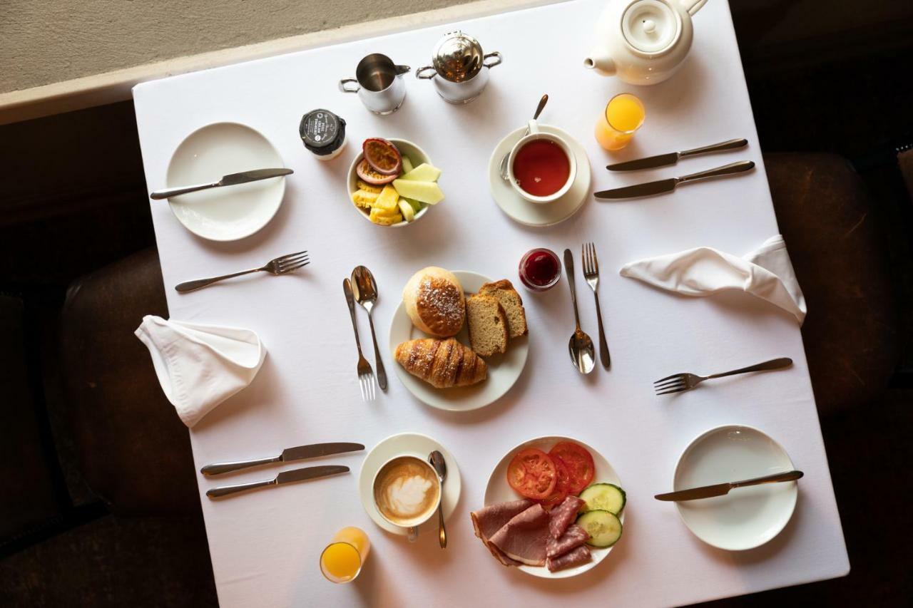 Mount Grace Hotel & Spa Magaliesburg Exterior foto A typical English breakfast