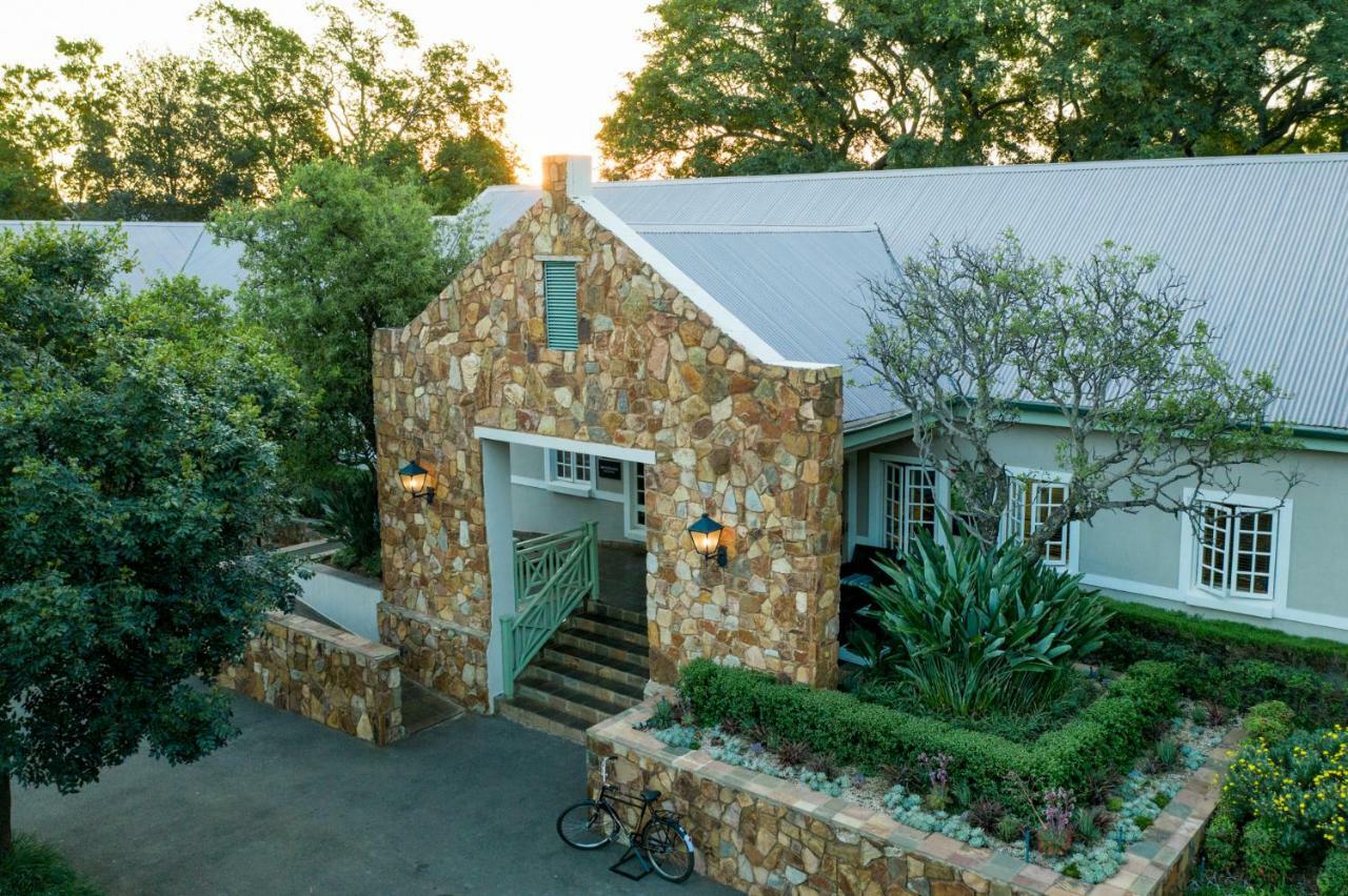Mount Grace Hotel & Spa Magaliesburg Exterior foto The entrance to the main house