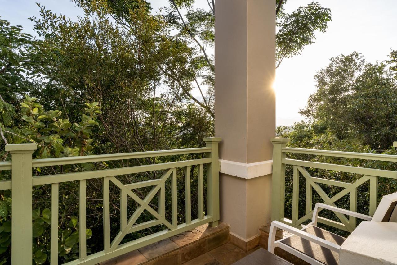 Mount Grace Hotel & Spa Magaliesburg Exterior foto A balcony at the Four Seasons Resort